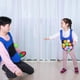 thumbnail image 5 of Juguetes de piscina, juguetes para bebés y niños pequeños. Juego de pelotas adhesivas para niños con 5 pelotas. Divertido deporte al aire libre para niños. Chaleco Oxford de pelotas adhesivas., 5 of 8