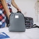 thumbnail image 3 of Bolsa organizadora de artículos de viaje impermeable con cierre de cordón para guardar ropa, zapatos y accesorios de forma eficiente en vacaciones familiares y salidas al gimnasio. Aestivo |, 3 of 6