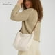 thumbnail image 2 of Bandolera The Sak Los Feliz de piel con correa ajustable, 2 of 8