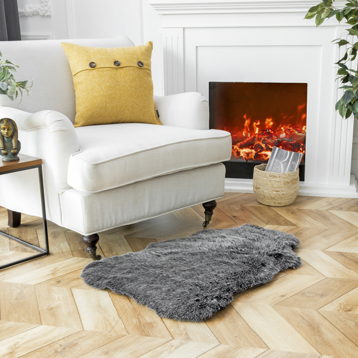 Phantoscope Ultra Soft Faux Fox Fur Series Decorative Indoor Area Rug 2 x 3 Feet, Black with White Tip, 1 Pack