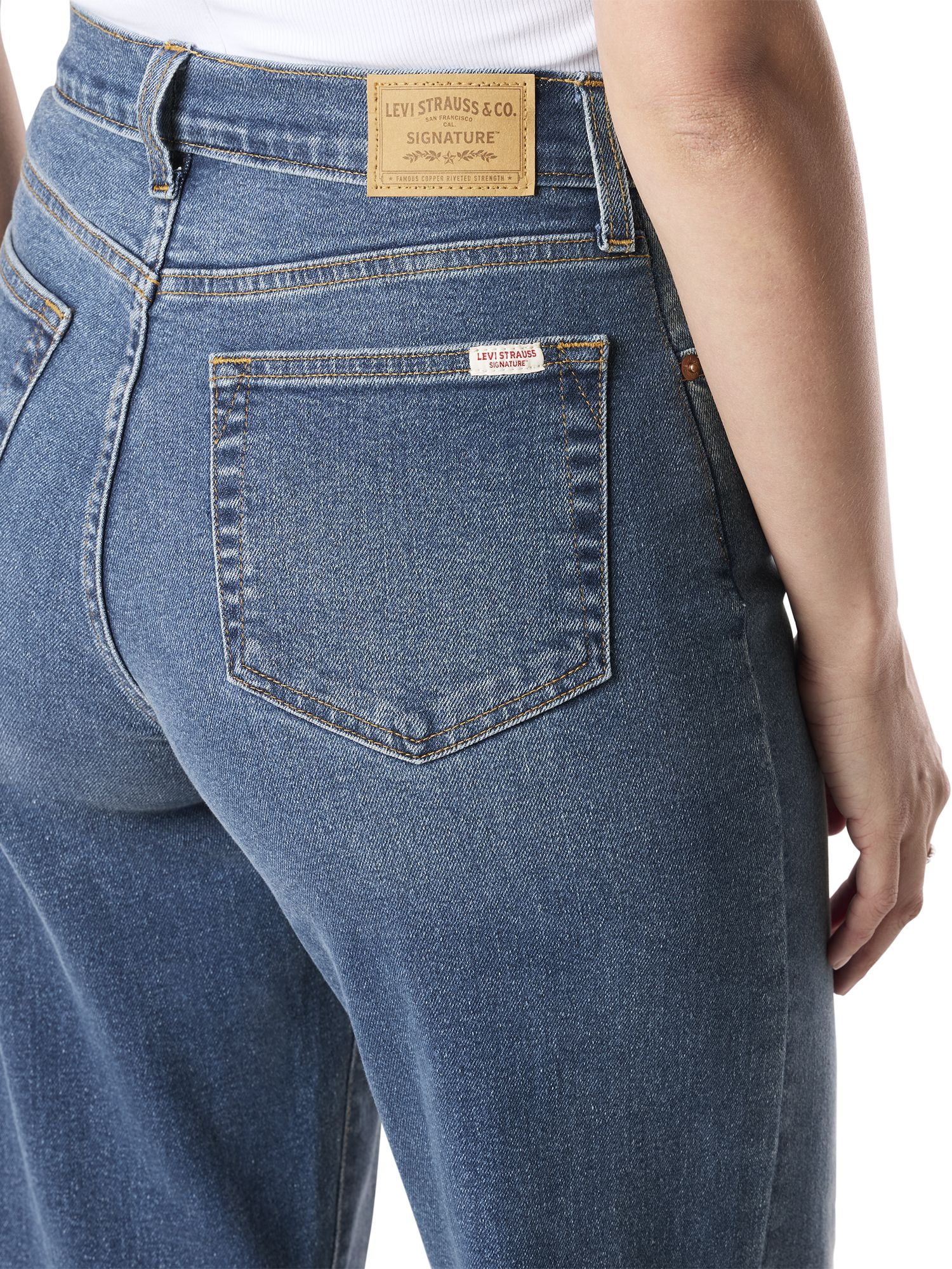 Levi Strauss Signature Women's and Women's Plus Vintage Relaxed Cuffed Stovepipe Jeans