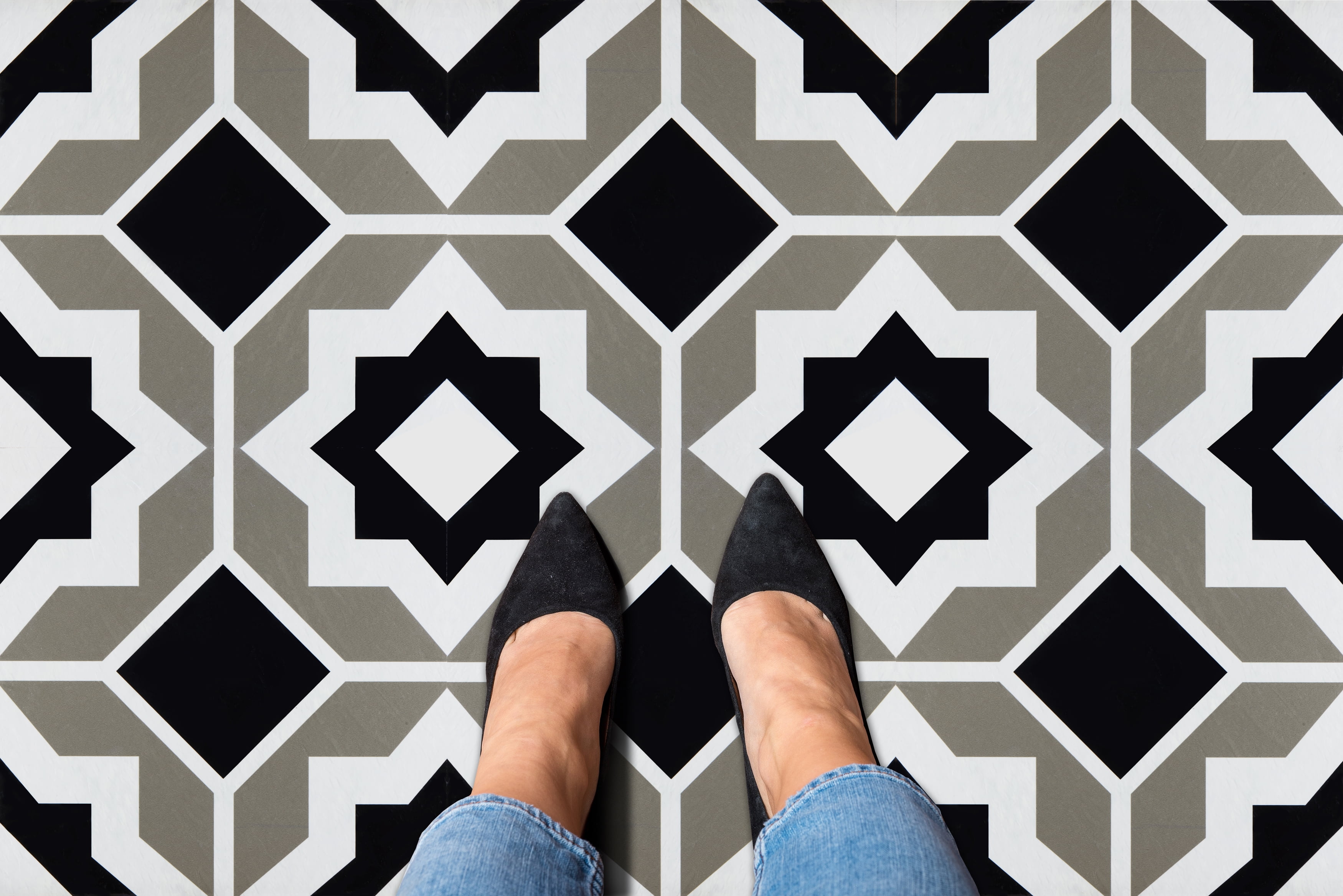 Retro 12x12 Peel & Stick Vinyl Floor Tile - Onyx Star - 20 Tiles/20 sq. ft.