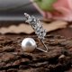 thumbnail image 1 of Broche de perlas Yinane para niñas blanco, 1 of 5