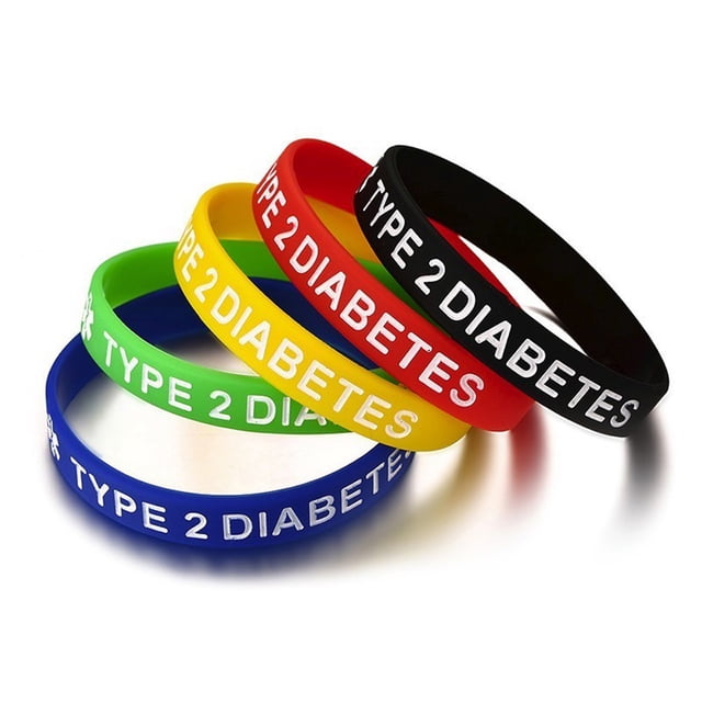 Ensemble de 5 Pcs bracelets Sportifs en silicone pour Femmes et Hommes, Conçus comme bracelets Enveloppants de Type Médical 1/2 pour le Diabète. l'Ensemble Comprend des bracelets Multicolores en Noir, Rouge, Jaune, Vert et Bleu, Chacun avec Texte Blanc Audacieux Indiquant « Diabète de Type 2 ». Fabriqué en silicone de Haute Qualité, Ces bracelets Unisexes Mesurent 19 cm (7,45 Pouces) de Longueur et 12,4 mm de Largeur, Convenant à un Usage Quotidien et aux occasions Décontractées Ou Sportives.