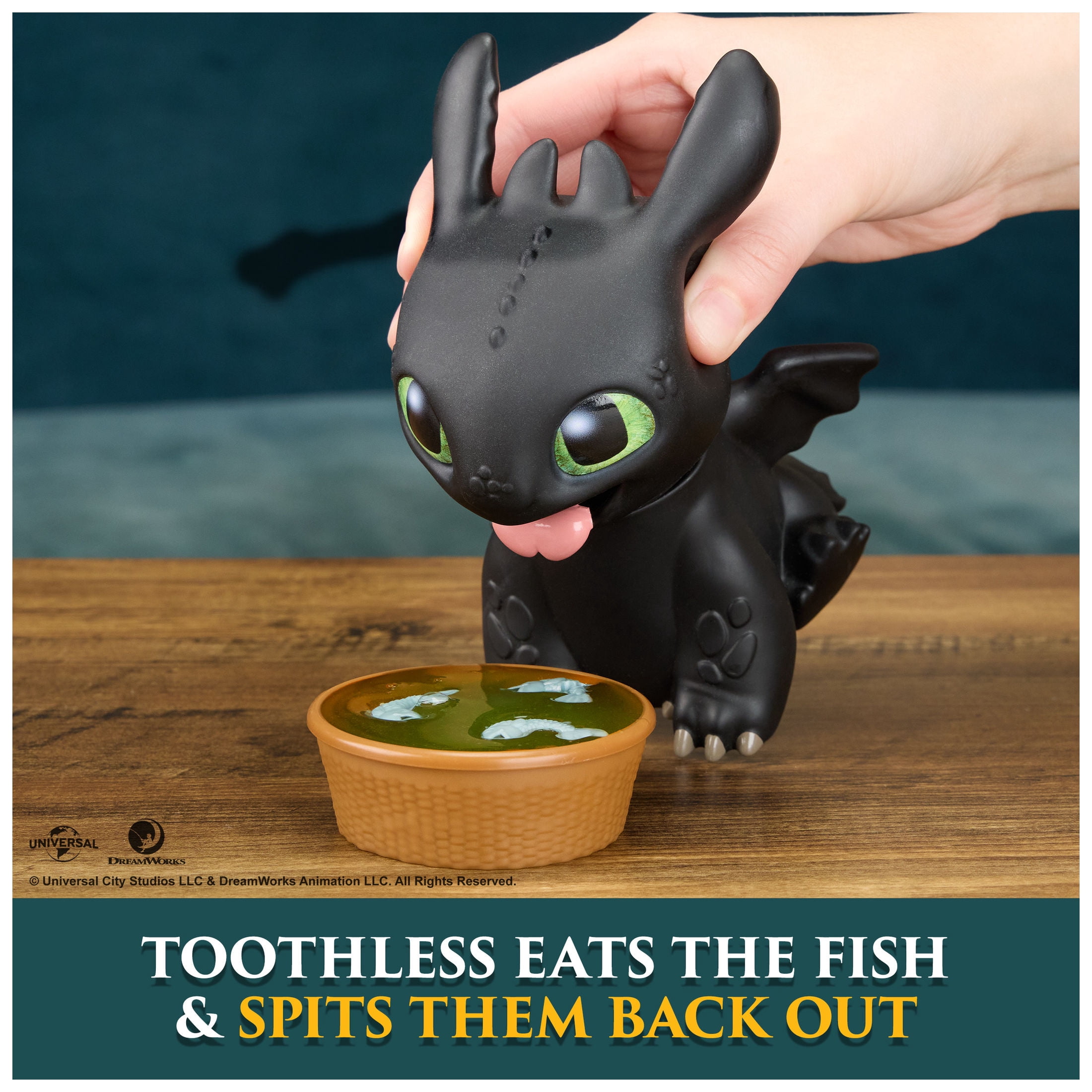 DreamWorks Dragons, How to Train Your Dragon Fish Feeding Toothless Interactive Toy for Kids 4 and up