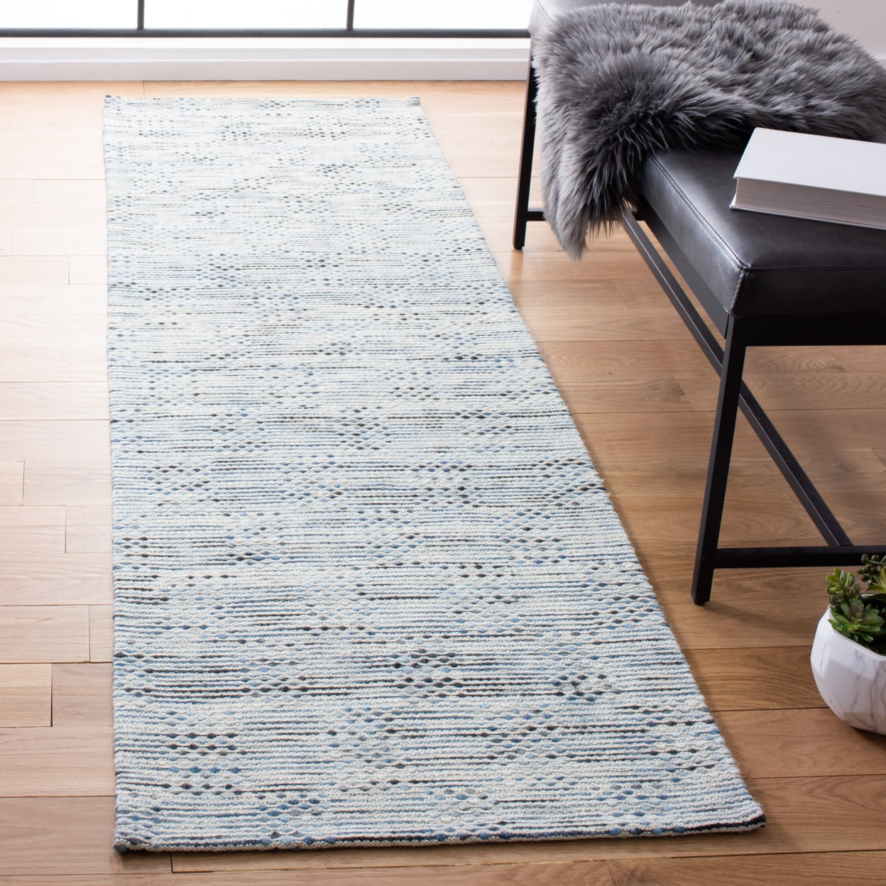 SAFAVIEH Marbella Johann Abstract Area Rug, Navy/Beige, 3' x 5'