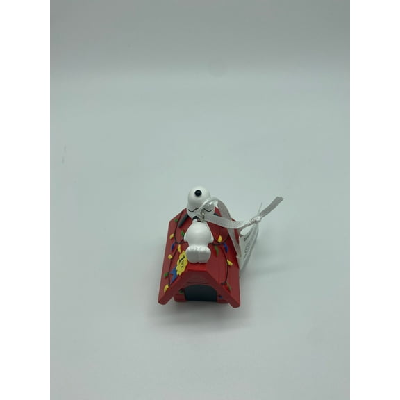 Hallmark Peanuts Snoopy on Doghouse Christmas Ornament New With Tag