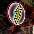 thumbnail image 1 of The FLASH DC Comics Foudre LED Halo Lumière (Régulier) avec Piédestal pour Table Debout, 1 of 7