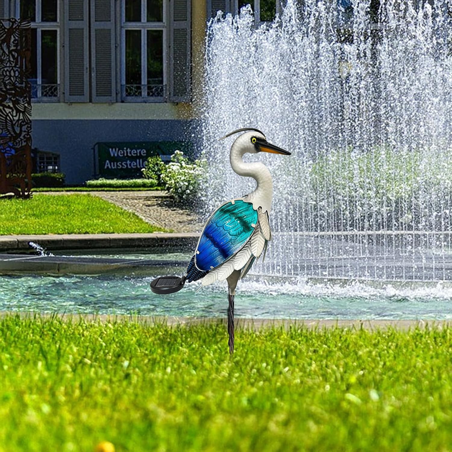 Solar Metal Crane Statue Garden Heron Sculpture, Glass Outdoor Heron Yard Art Coastal Ocean Bird Decor Lawn Ornament for Backyard Porch Patio Decor（24 Inch）