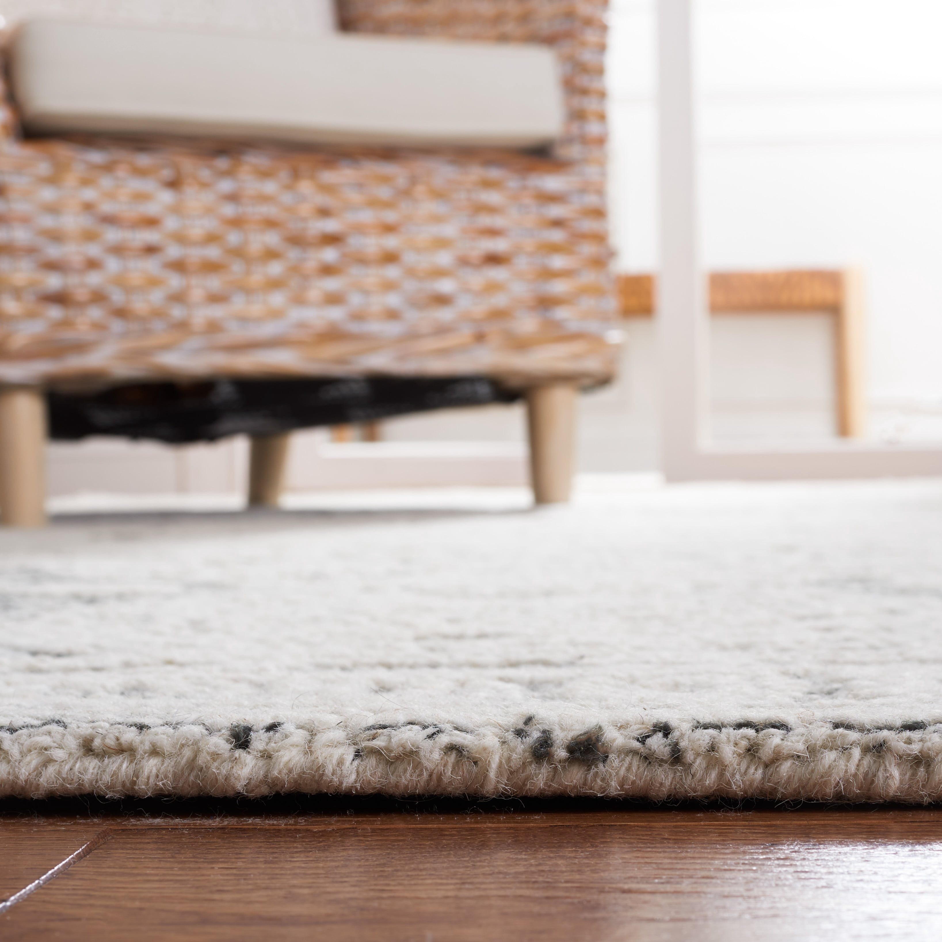 SAFAVIEH Abstract Carter Oriental Wool Area Rug, Ivory/Charcoal, 5' x 8'