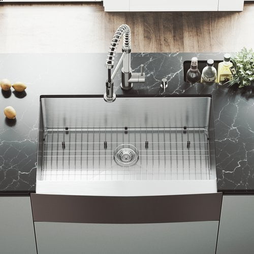 Vigo 33 L X 22 W Farmhouse Kitchen Sink With Edison Stainless