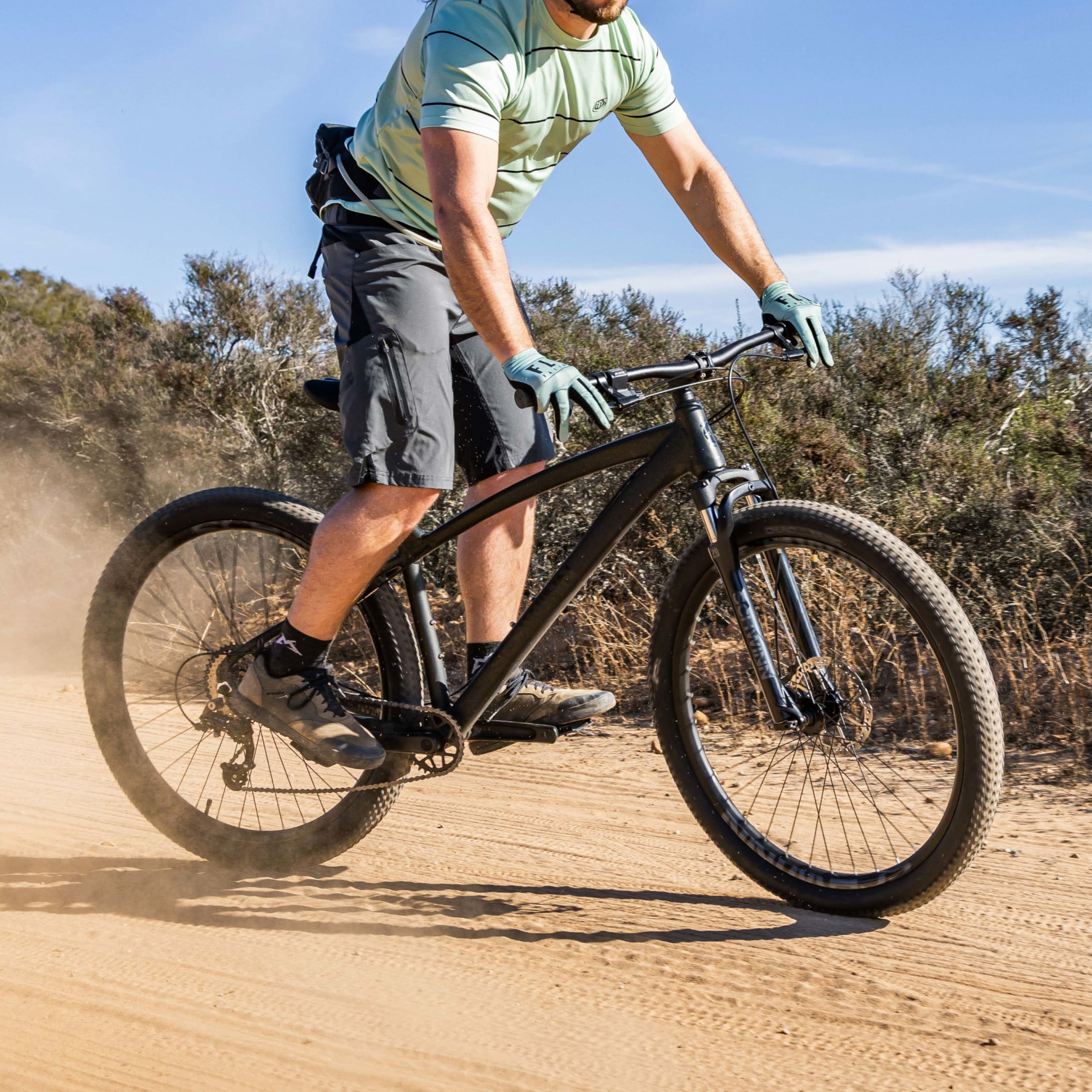 【現車引き取り希望】SCHWINN クロスカントリーMTB Schwinn Axum Comp, 29-in. Adult Unisex, Mountain Bike, Medium
