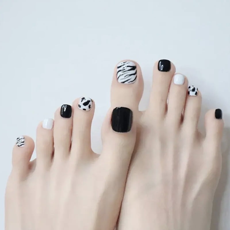 24pcs French Diamond Flower Finished Fake Toenails Art Full Coverage Waterproof False Toe Nails Set Press On Nail With Designs