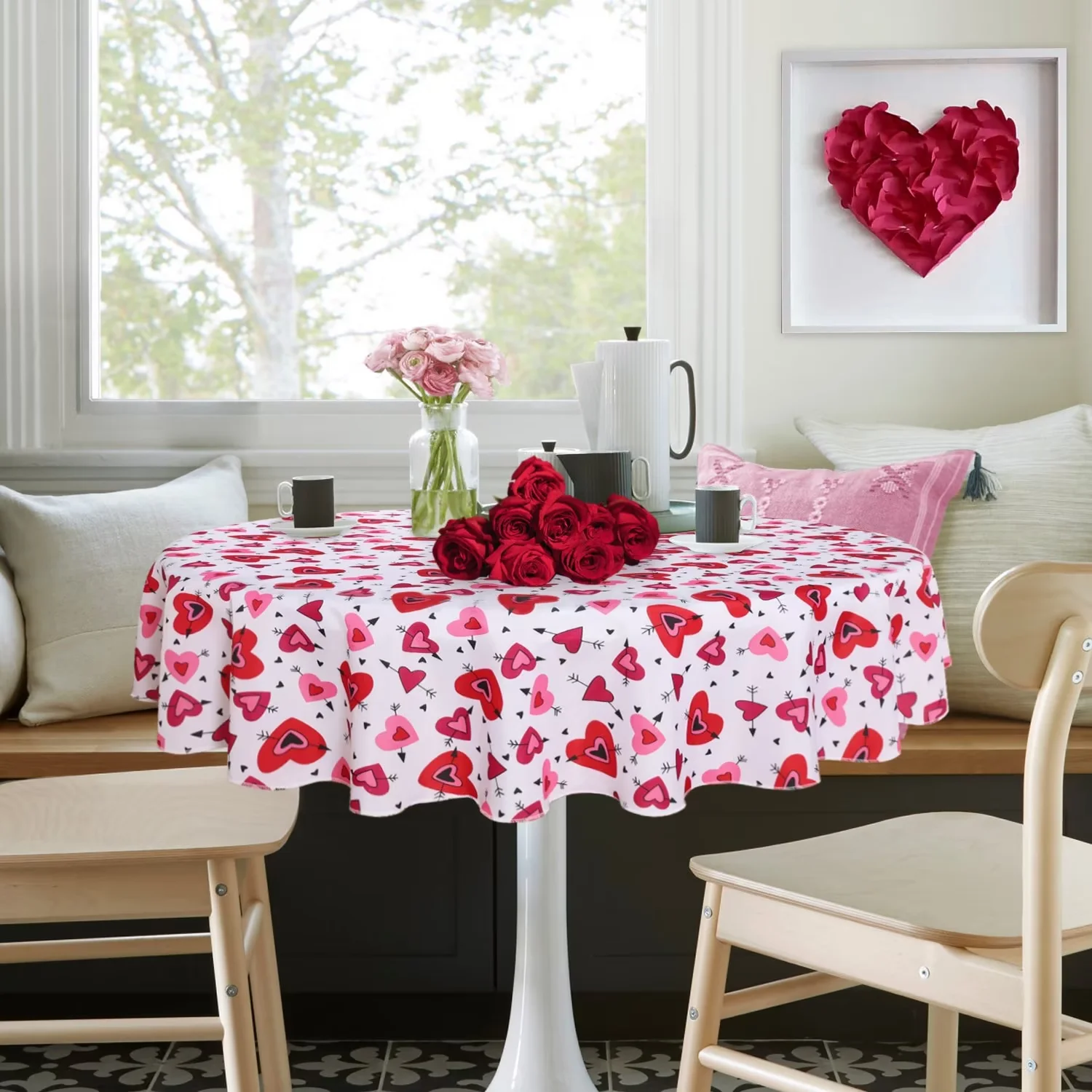 LUSHVIDA Valentine's Day Table Cloth Hearts and Arrows Pattern Round