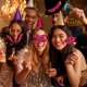 thumbnail image 4 of 24 Foto Props de Fiesta Accesorios de Photo Booth Mixtos de Sombrero, Copa de Vino, Pintalabios, Corbata, Corona para Suministros Graduación Año Nuevo Boda Cumpleaños (Borgoña y Negro), 4 of 4