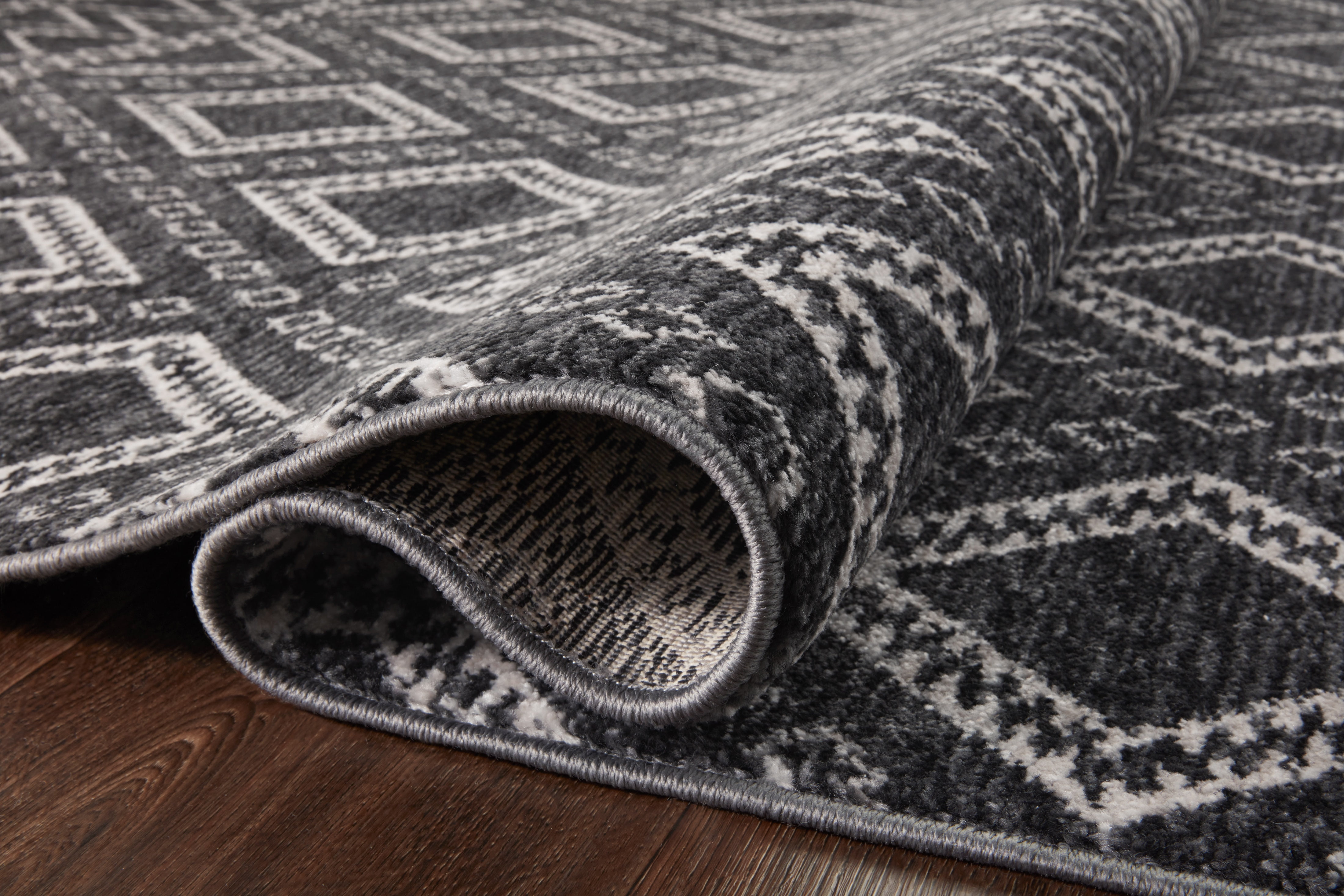 Loloi Vance Charcoal / Dove 2'-7" x 10'-0" Runner Rug