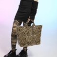 thumbnail image 3 of Bolsa BBIQI con estampado de guepardo de PVC con estampado de leopardo para mujer, 3 of 7