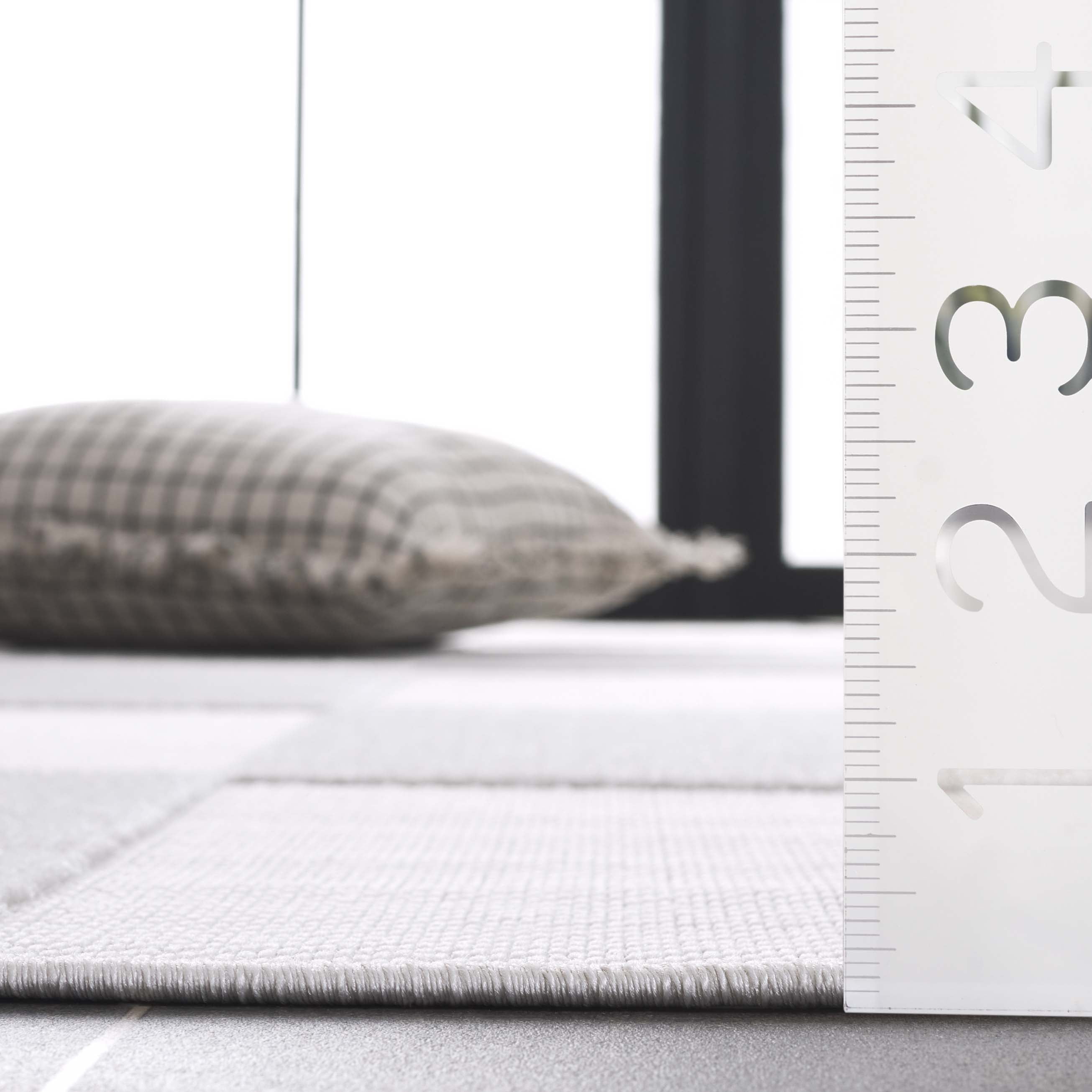 SAFAVIEH Stella Baldwin Checkered Indoor/Outdoor Area Rug, Ivory, 8'2" x 10'