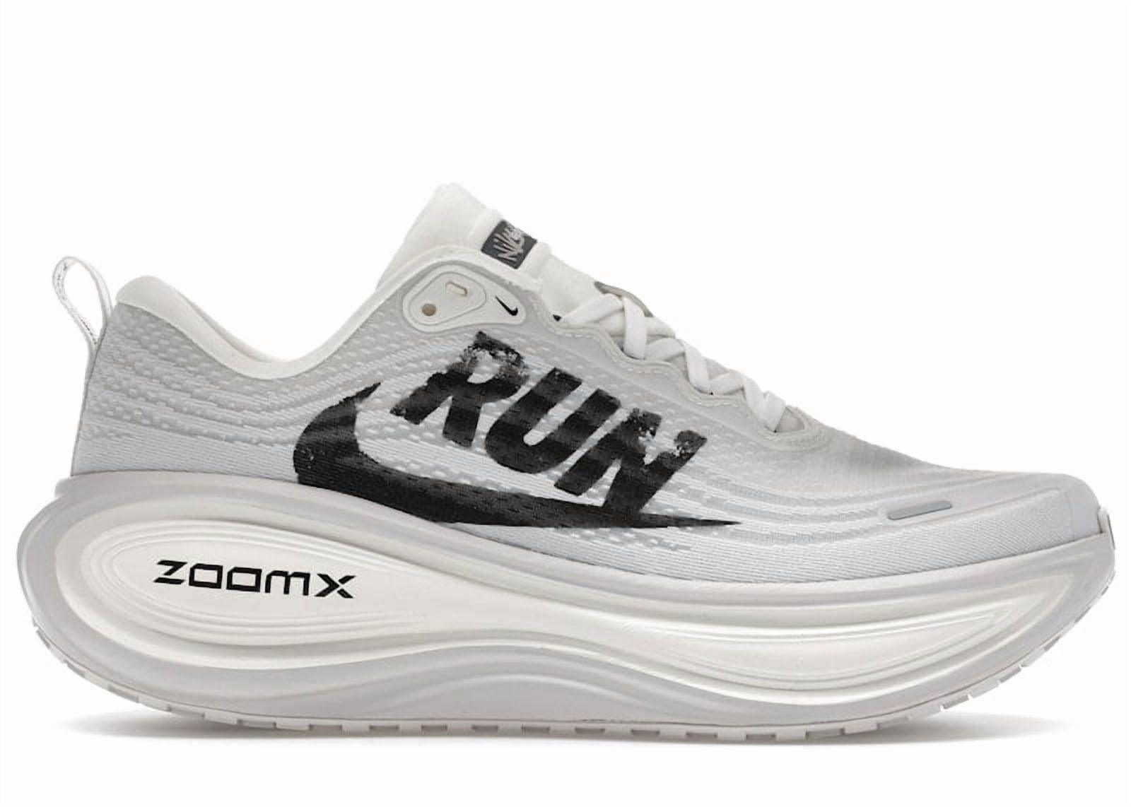 nike mismatched running shoes