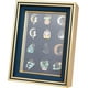 thumbnail image 1 of Vitrina dorada para pines, 17 x 5 x 22 cm, con ventana transparente. Incluye marco para colección de pines y medallas. También disponible para pines esmaltados., 1 of 6