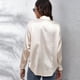 thumbnail image 5 of Camisa de manga larga con botones de seda de imitación de satén para mujer Top de blusa de trabajo formal - Champán Zhivalor BST2002493-2, 5 of 6