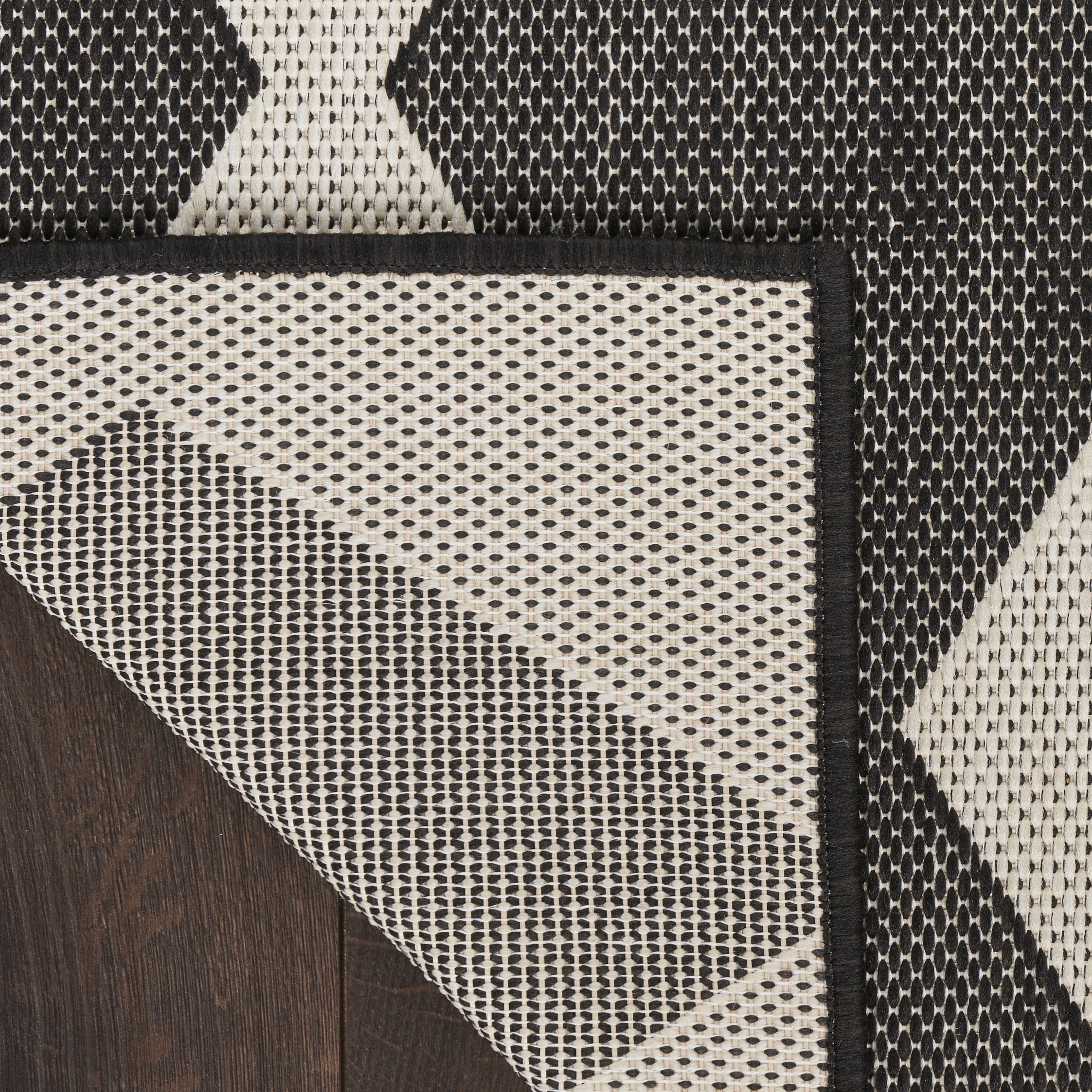 Nourison Positano Indoor/Outdoor Black 6' x 9' Area Rug (6x9)