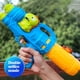 thumbnail image 4 of Pistola de agua Super Soaker para niños y adultos | Juguete de agua de largo alcance para disfrutar en la playa, piscina y verano | Capacidad de 500 ml, color naranja y azul, 4 of 6