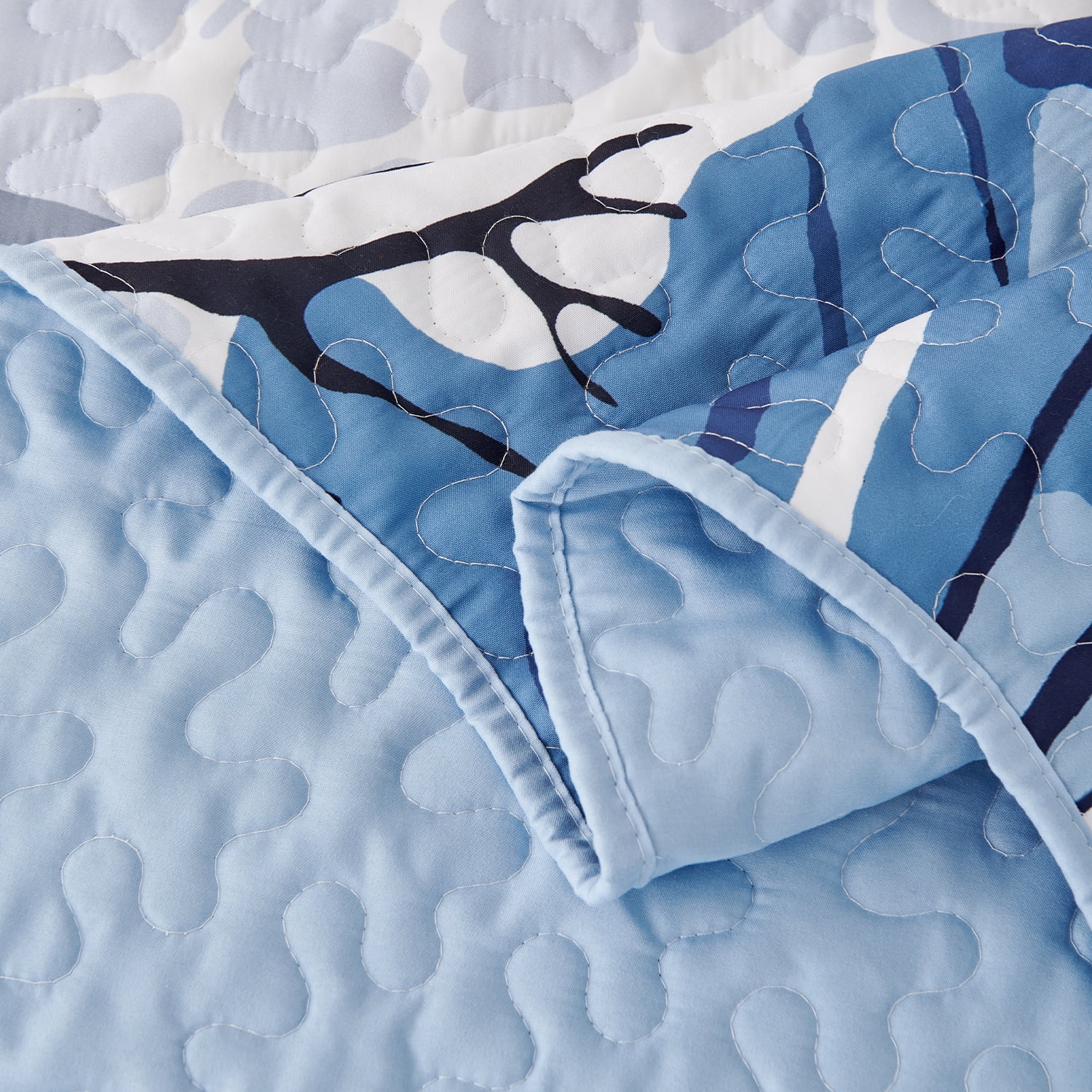 Evenhug Quilts 3-Piece King Coastal Bedding Set Dark Blue Ocean Pattern Quilt Set With Shams