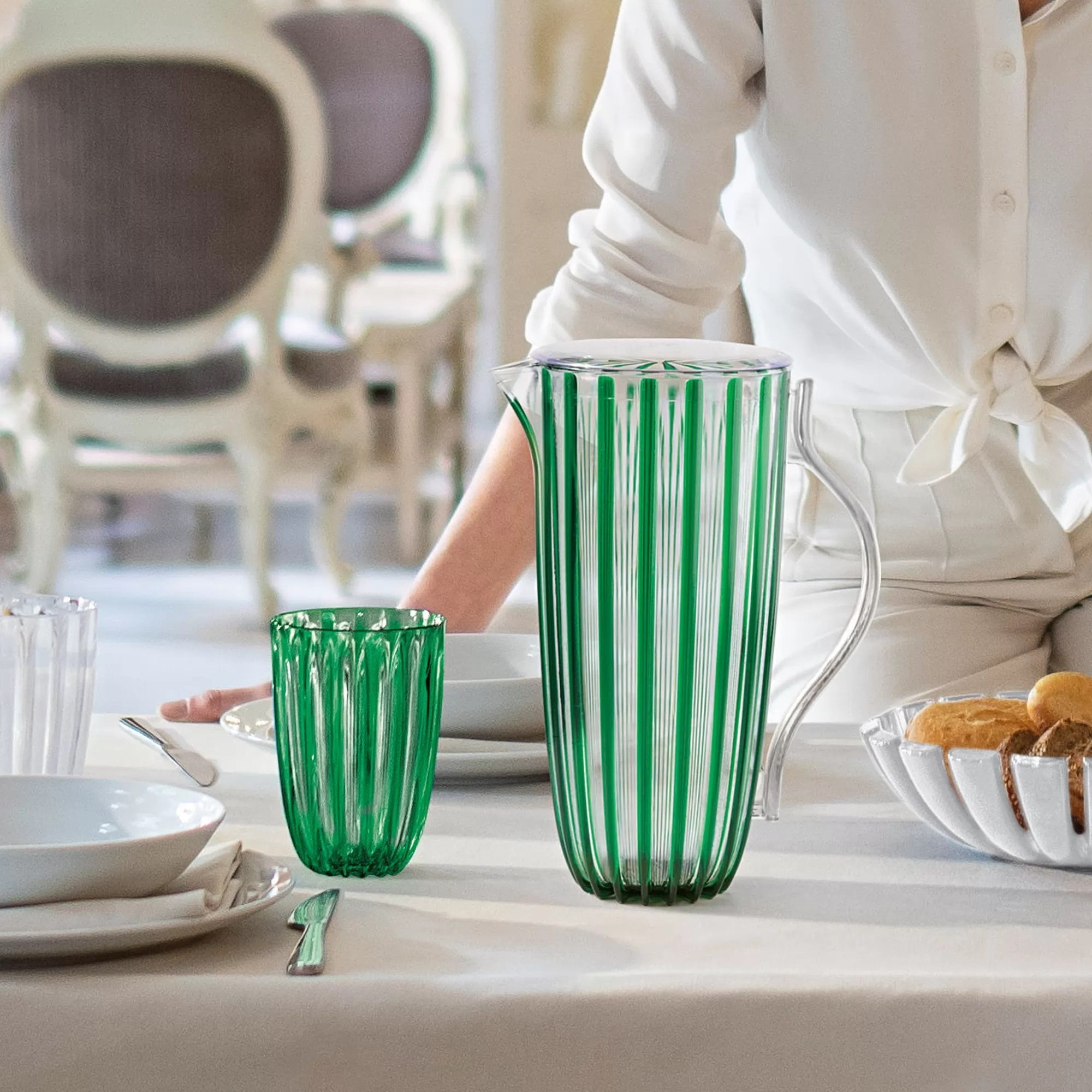 Guzzini Dolcevita Green Pitcher with Lid Bio-Based Plastic 1.75L Emerald Outdoor Indoor Entertainment