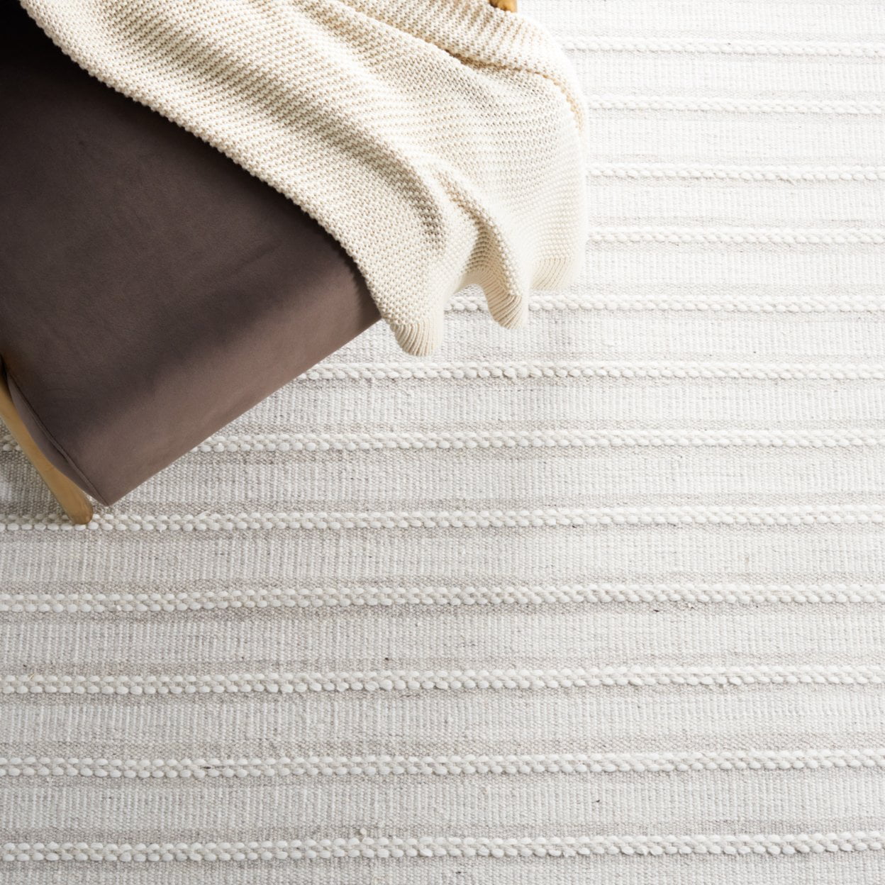 SAFAVIEH Kilim Mayra Striped Polyester Area Rug, Light Grey/Ivory, 8' x 10'