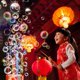 thumbnail image 4 of Ivtivfu Máquina de Burbujas de Fuegos Artificiales con Luces para Fiesta (13 Agujeros con Solución de Burbujas de 80 Ml), Máquina de Burbujas de Fuegos Artificiales, Máquina de Burbujas para Niños con, 4 of 4