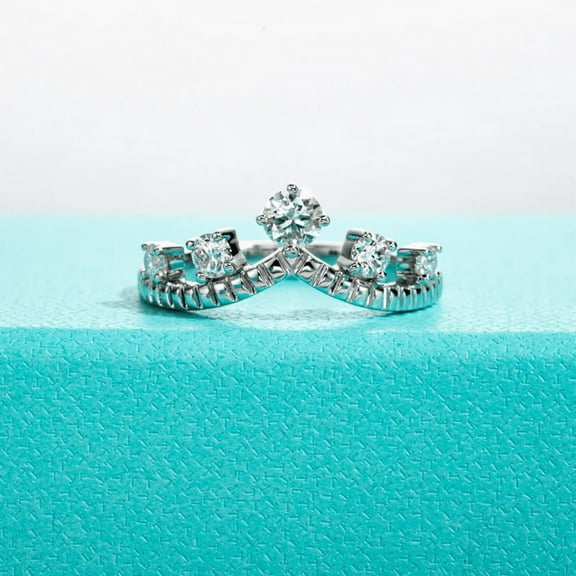 Silvago Jewelry Brilliant 1.46 Ct Round Cut Moissanite Curved Bridal Wedding Ring - 14K White Gold Plated Moissanite Ring - Engagement Bride Forever Ring - Moissanite Wedding Gifts - Ring for Women