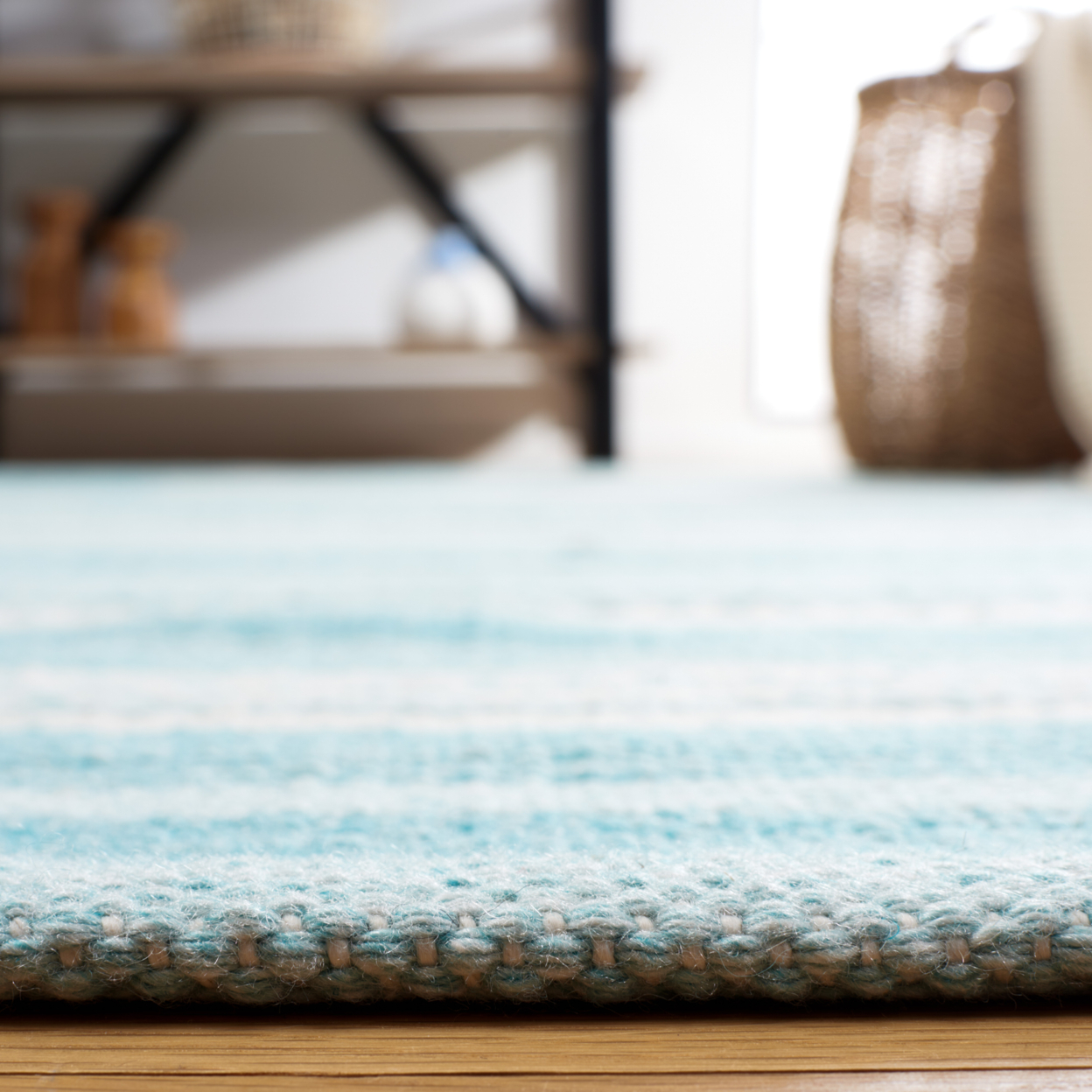 SAFAVIEH Striped Kilim Leo Striped Polyester Area Rug, Turquoise/Ivory, 5' x 8'