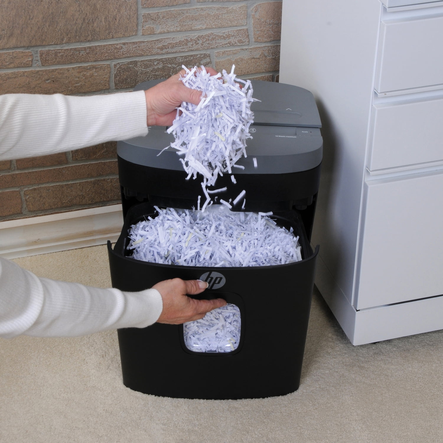HP HP-CC16 16-Sheet Crosscut Shredder, 91037H