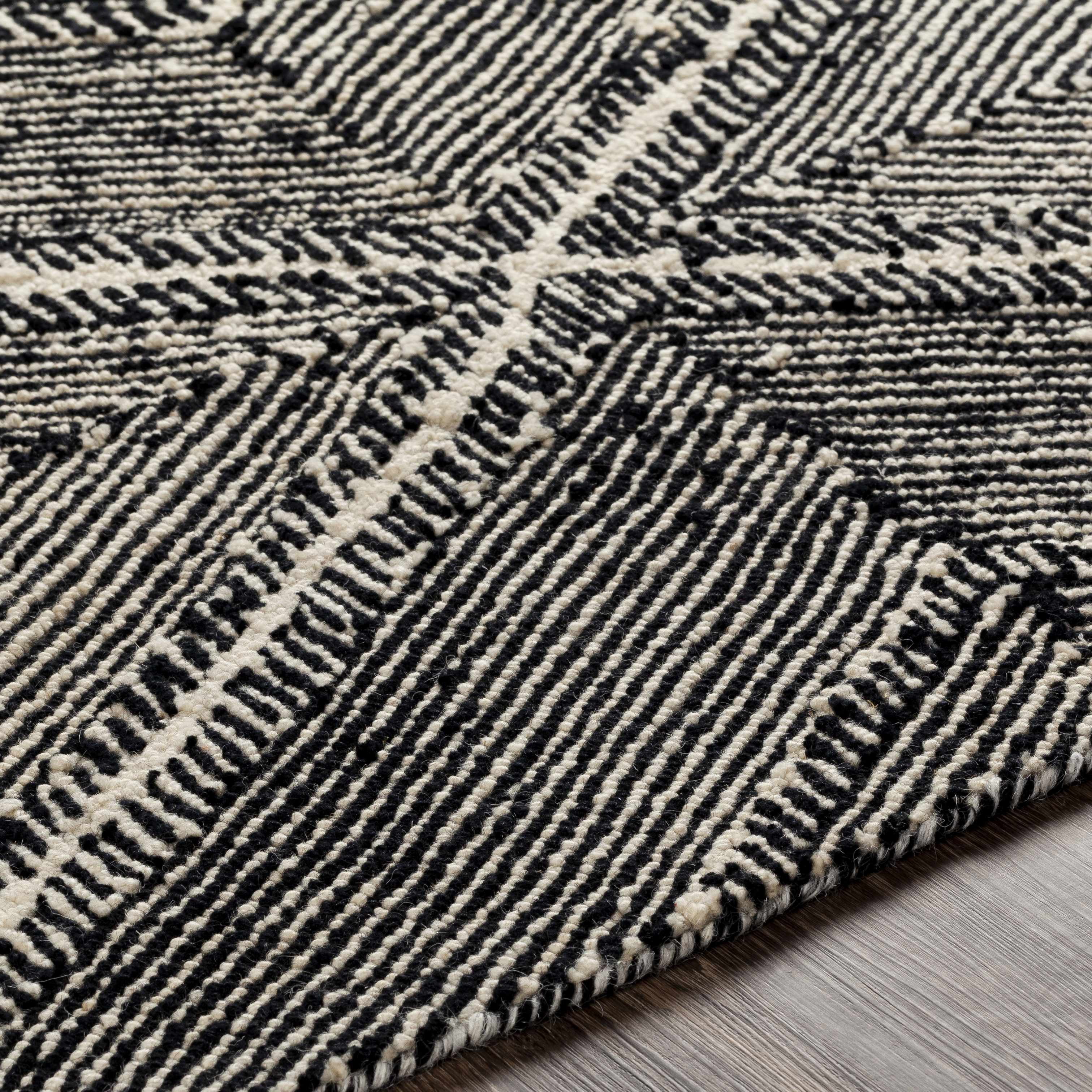 Hauteloom Dimbulah Boho Diamond Hand Tufted Wool Natural Fiber Soft Area Rug - Traditional Trellis Carpet for Living Room, Bedroom, Dining Room - Black and White - 6' x 9'