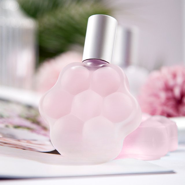 En la fragante melodía de los susurros con bigotes Meowmeow Lady Perfume donde la frescura armoniza con el encanto de las campanas de viento azules 50 ml vainilla fragante