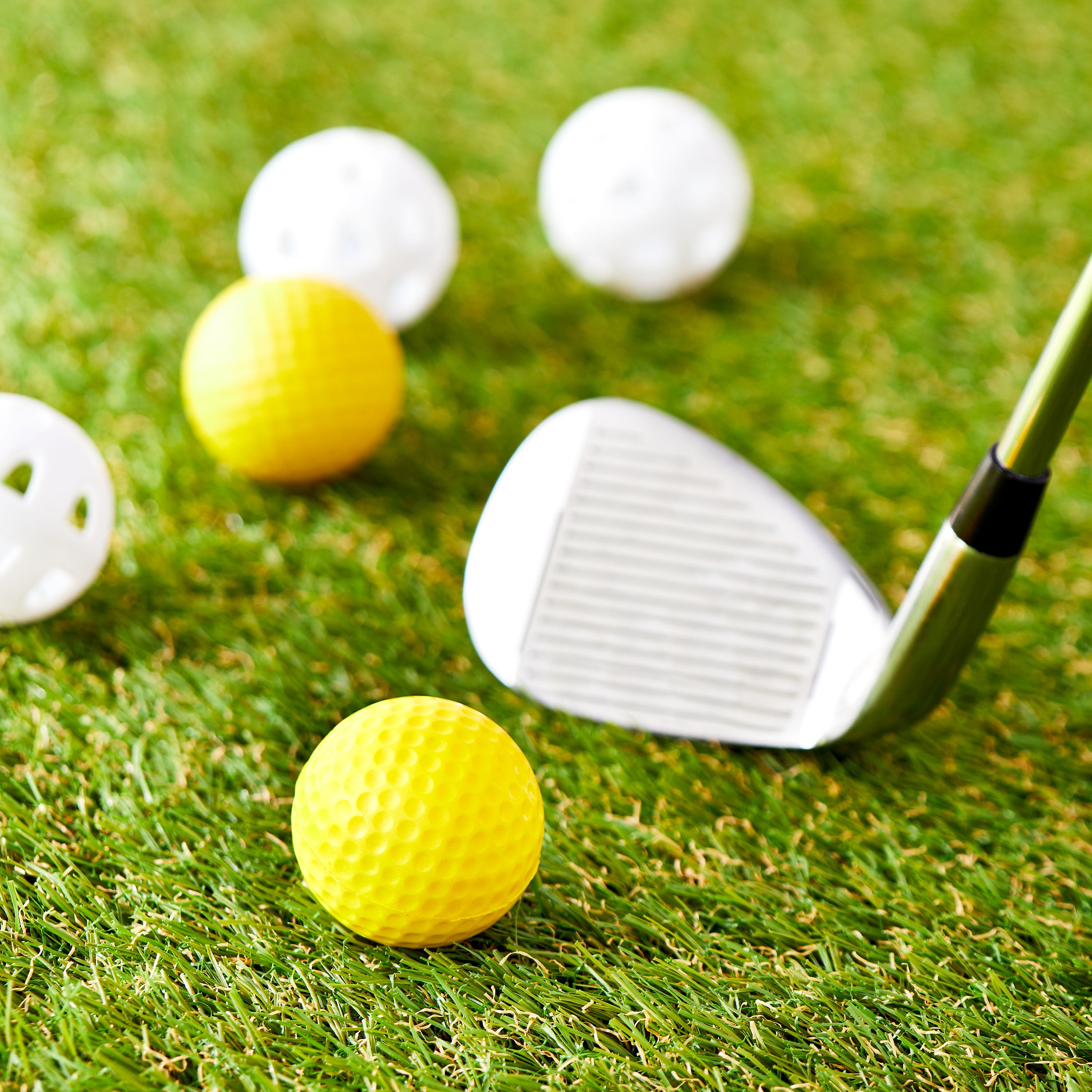(4 pack) Athletic Works Assorted Yellow Foam and White Plastic Practice Golf Balls