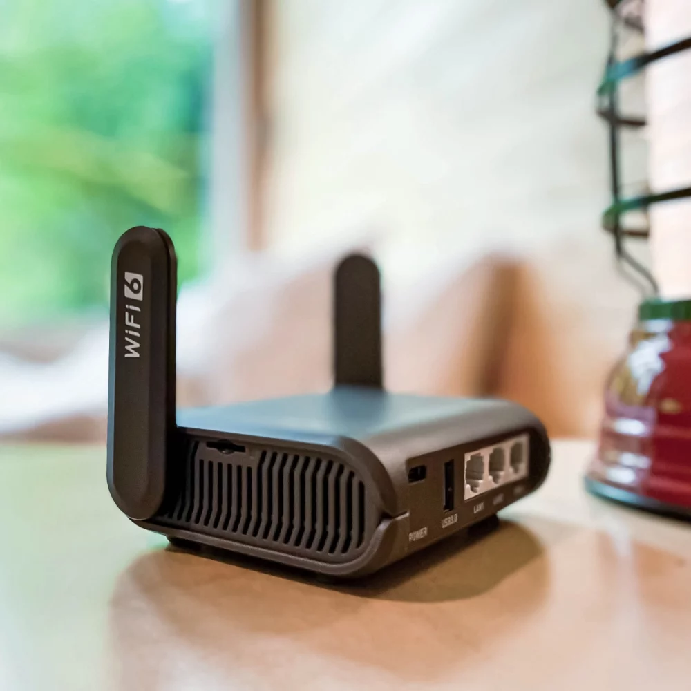 Amazon.com: GL.iNet GL-AXT1800 (Slate AX) Pocket-Sized Wi-Fi
