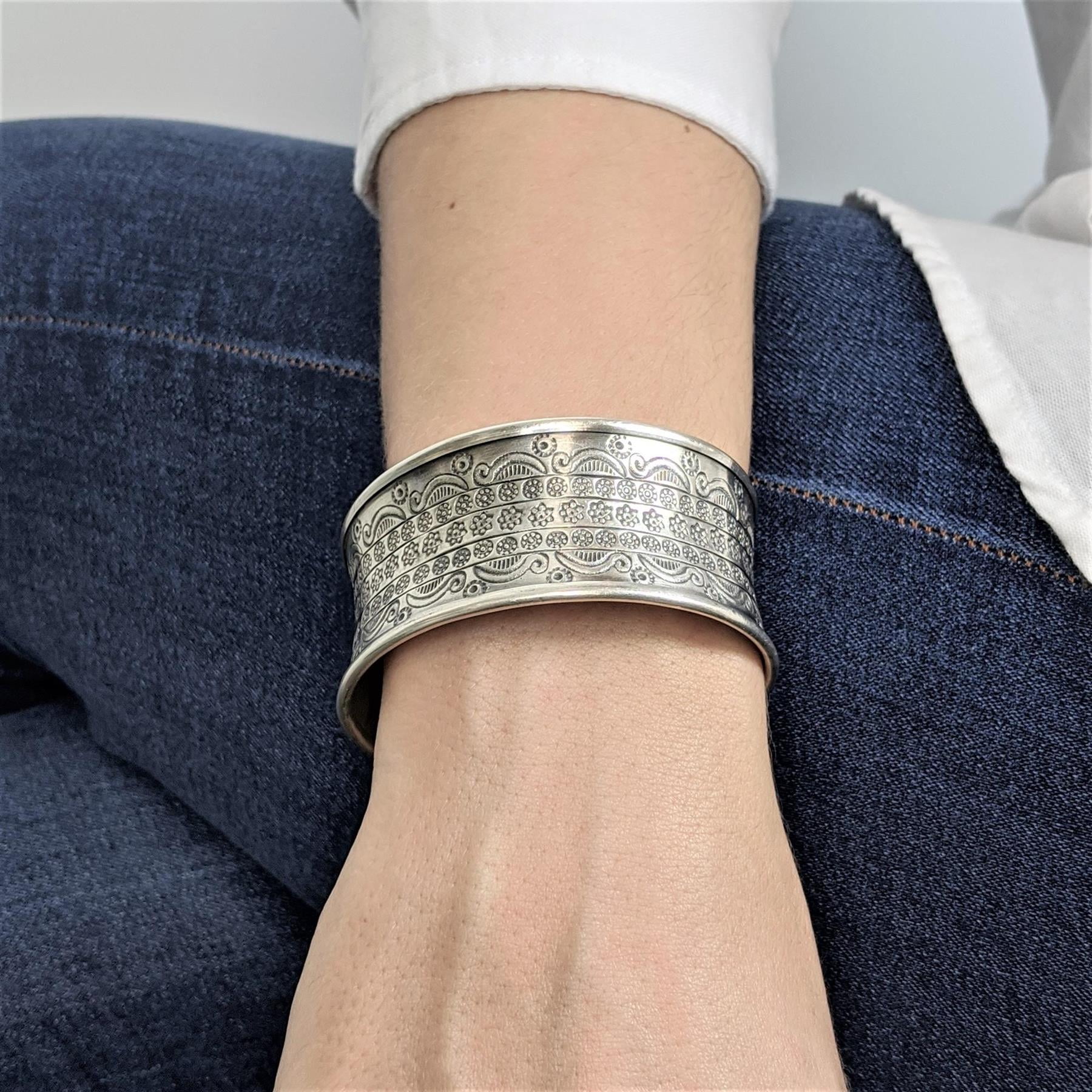 【月曜限定値下げ】WOLFMAN B.R.S BANGLE BRACELET Amazon.com: Sterling Silver Bangle,Retro Bracelet, Men's