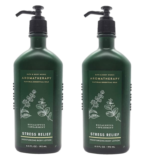 loción corporal bath & body works, aromaterapia, alivio del estrés, 190 ml paquete de 2 — Dos botellas frontales con dispensador, verde mate de 190 ml (6.5 fl oz) con etiqueta que indica eucalyptus + spearmint y 'Stress Relief', ilustración de hojas, bomba para dosificación y apariencia de loción hidratante adecuada para masaje corporal.