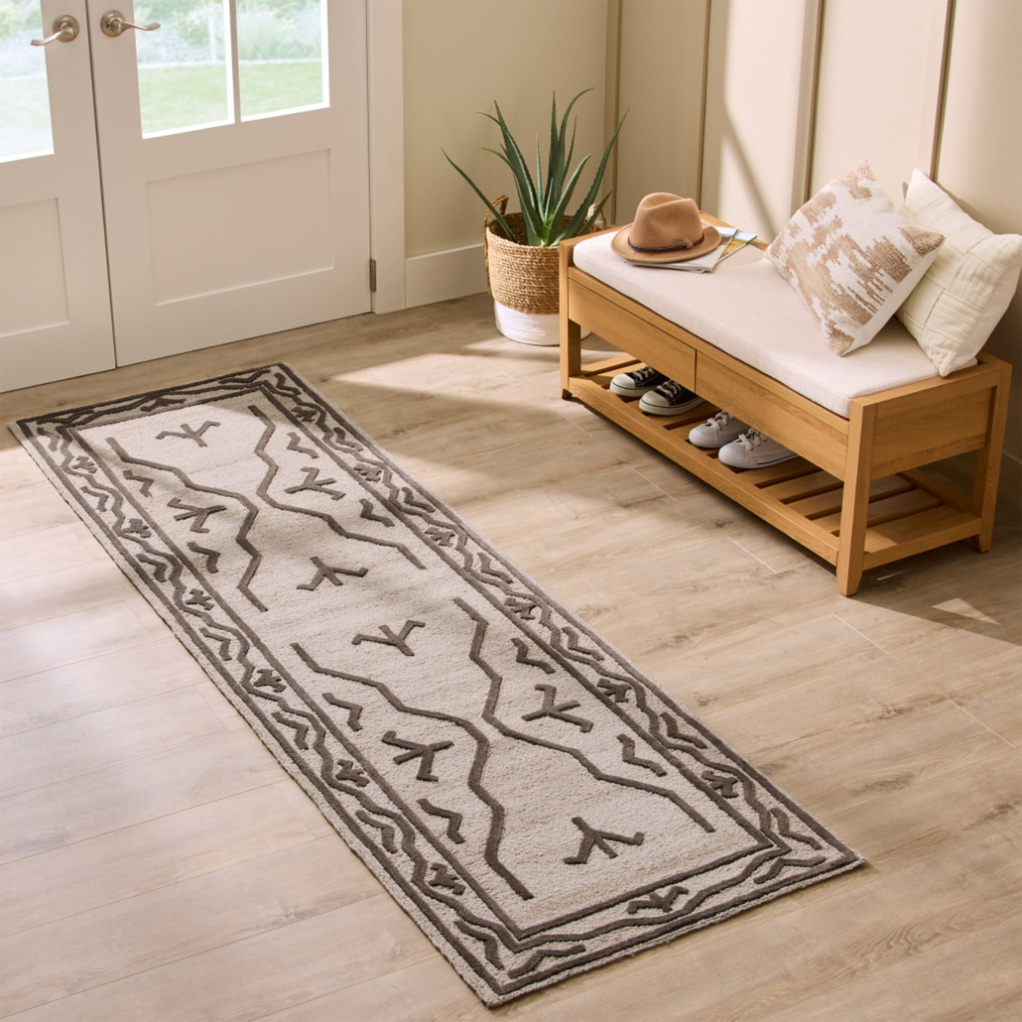 Better Homes & Gardens 2.5' x 8' Dagali Oushak Runner, Beige