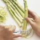 thumbnail image 4 of Pelador de Frutas y Verduras de Acero Inoxidable de Doble Cara | Mango Ergonómico | Herramienta de Cocina para Patatas, Pepinos y Zanahorias | Duradero y Resistente a la Oxidación | Paquete de 2, 4 of 8