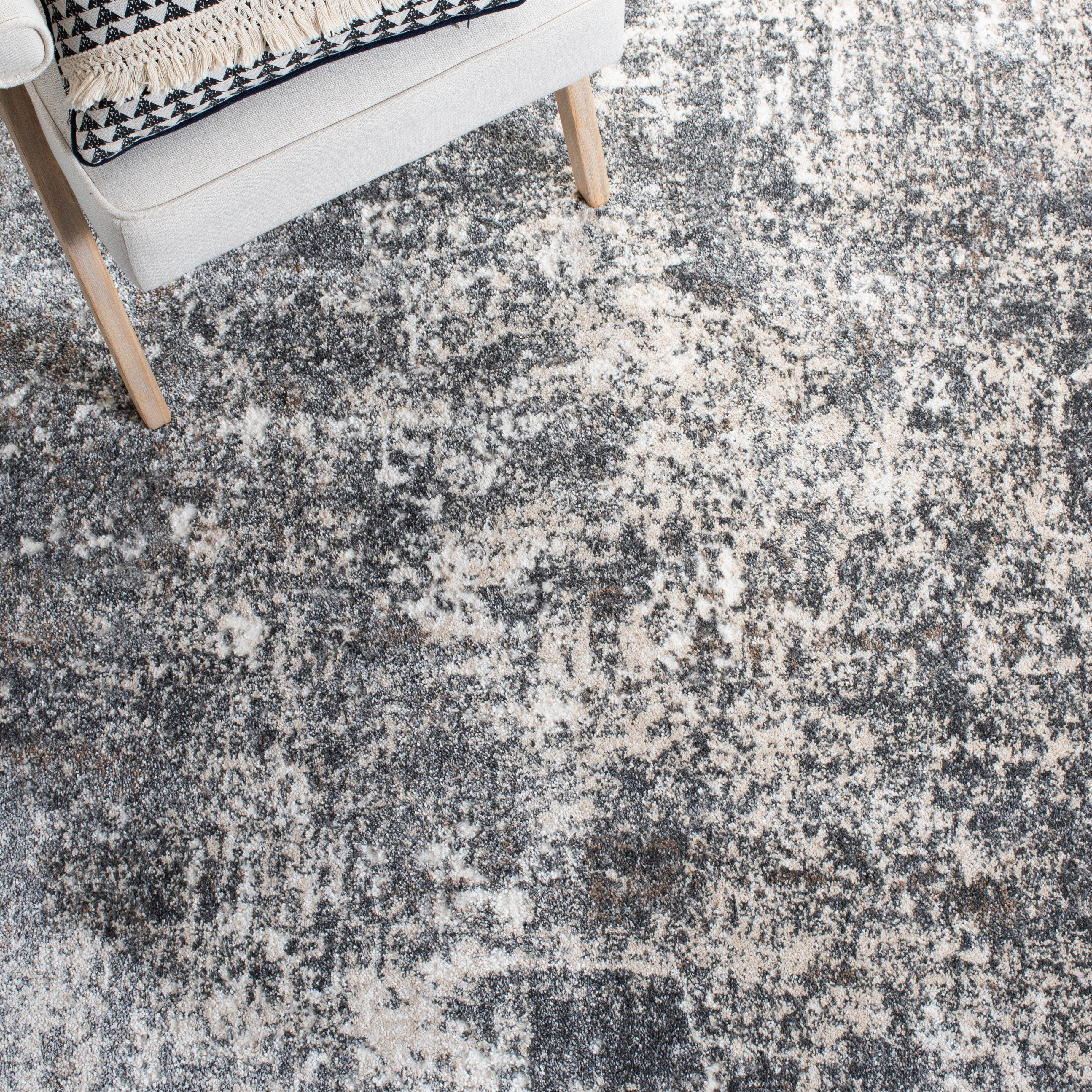 SAFAVIEH Aston Mackenzie Abstract Area Rug, Gray/Ivory, 4' x 6'