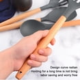thumbnail image 4 of Utensilios de cocina de silicona con mango de madera, 5 uds. (espátula, pala para freír, cuchara para Fideos, cepillo de aceite y batidor de huevos), 4 of 5