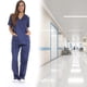 thumbnail image 2 of Conjuntos de uniforme médico para mujer Uniformes médicos de seis bolsillos (cuello en V con pantalón cargo), 2 of 5