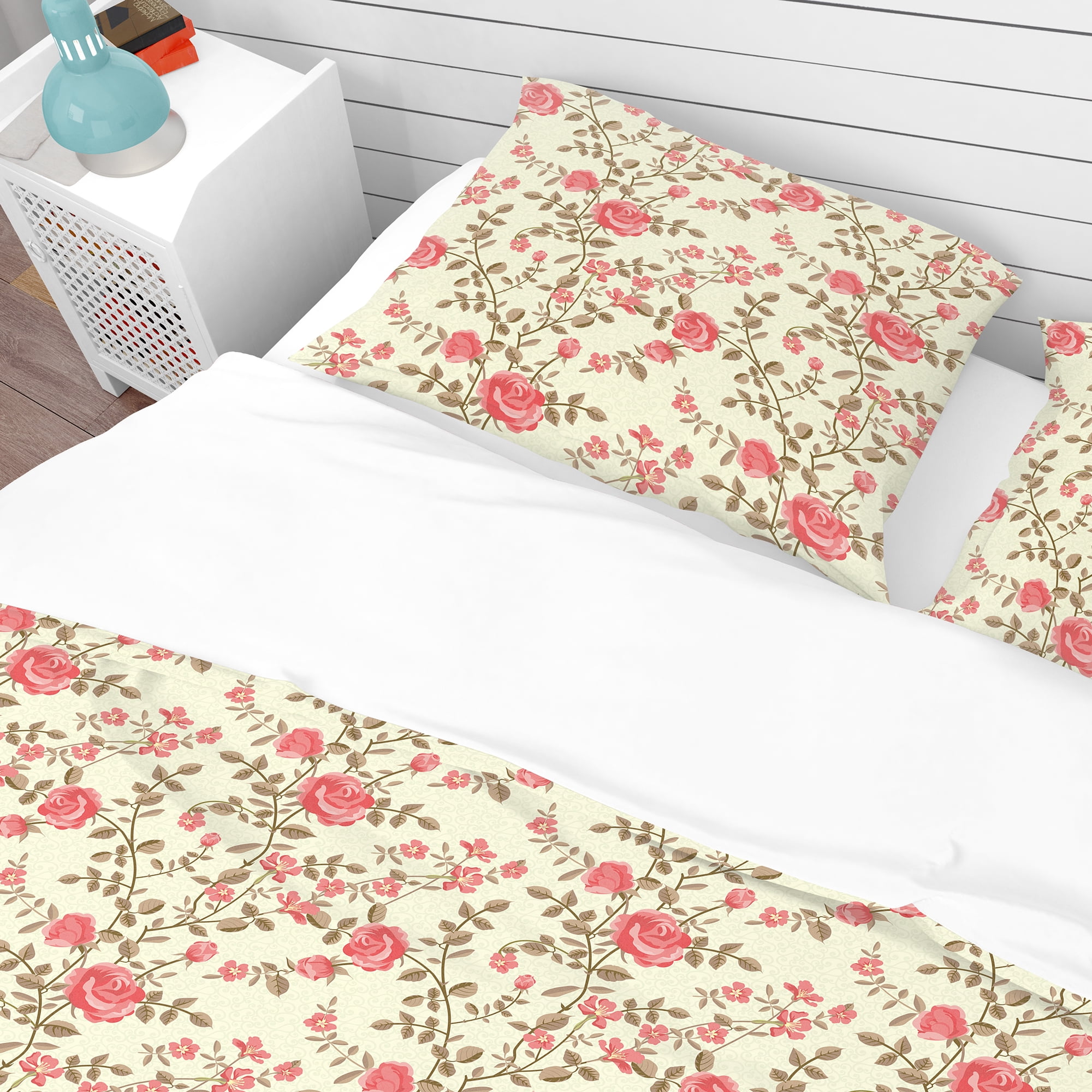 Designart 'Roses Pattern' Bohemian & Eclectic Duvet Cover Set