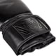 thumbnail image 4 of Guantes de Boxeo Venum Negro Challenger 2.0 10 oz, 4 of 5
