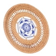 thumbnail image 3 of Portavasos de ratán tejido Jadeshay porcelana azul y blanca, 3 of 8