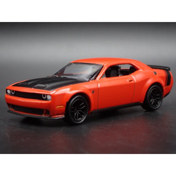 (Open Box) 2019 19 DODGE CHALLENGER SRT HELLCAT RARE 1/64 SCALE DIORAMA DIECAST MODEL CAR