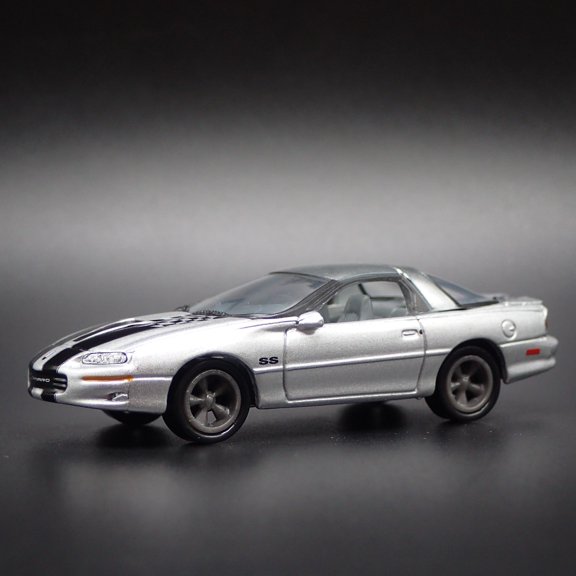 Open Box 2002 CHEVY CHEVROLET CAMARO SS SILVER 35TH 1:64 SCALE DIORAMA DIECAST MODEL CAR